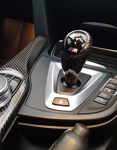 bmw-car-interior-detailing-gear-knob